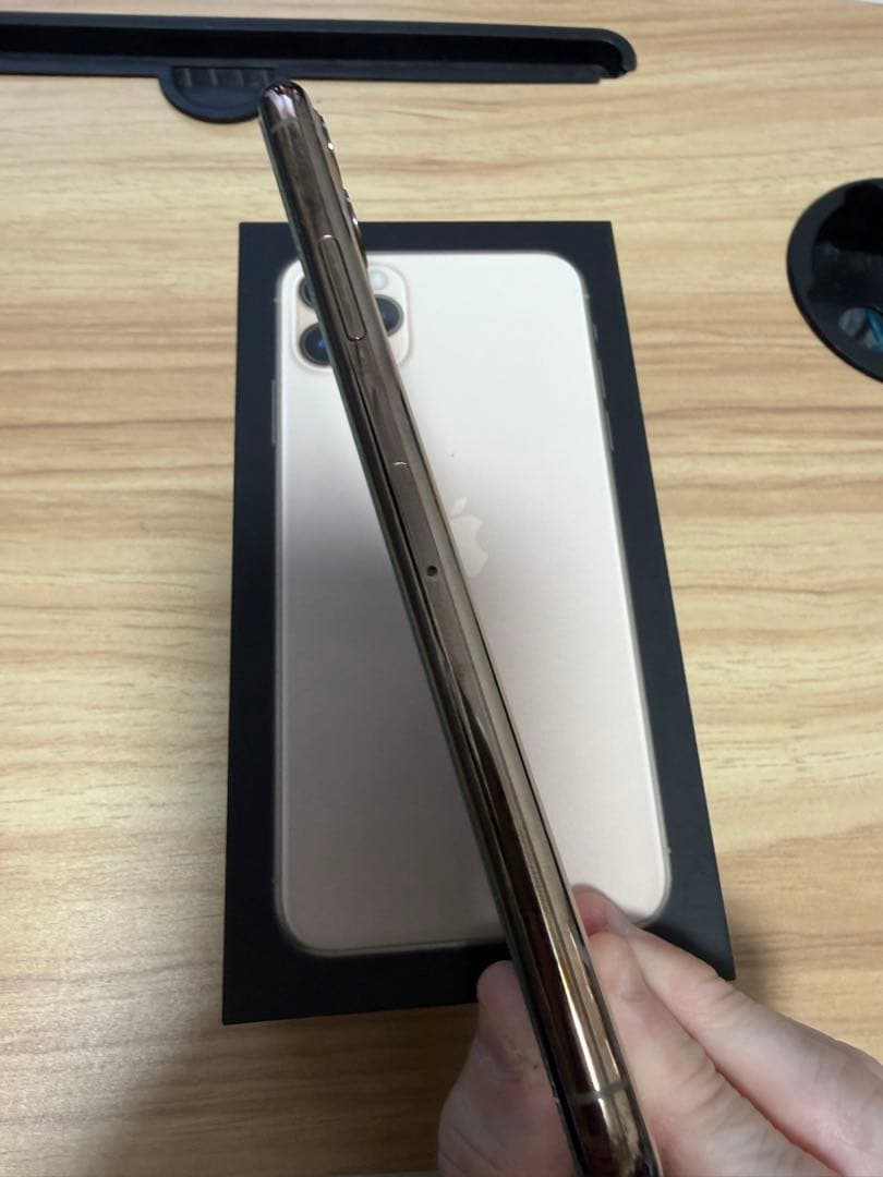 iPhone 11 Pro Max 64GB（ゴールド）中古