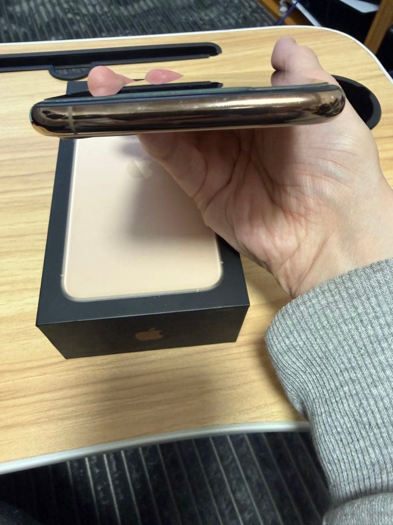 iPhone 11 Pro Max 64GB（ゴールド）中古