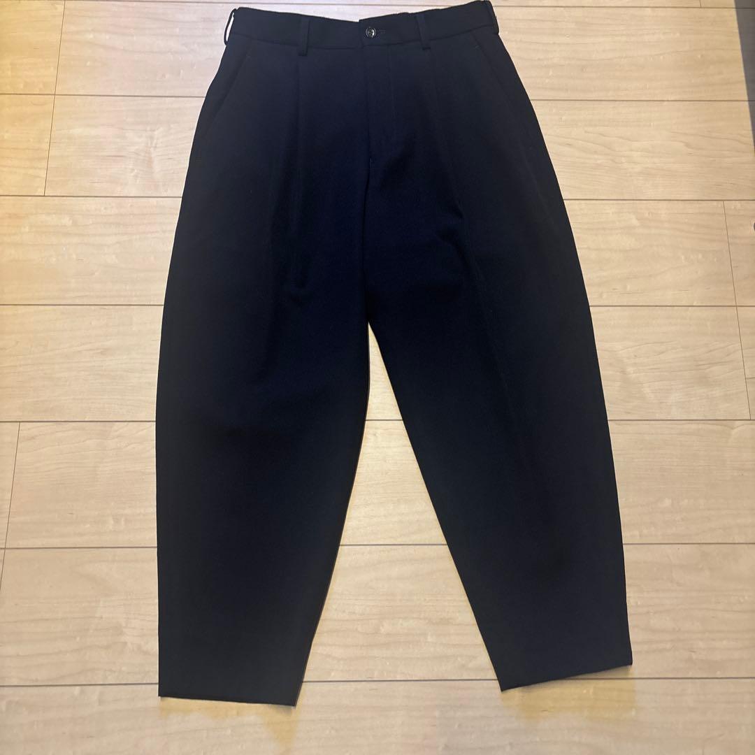 1タックテーパードパンツ　濃紺　XS