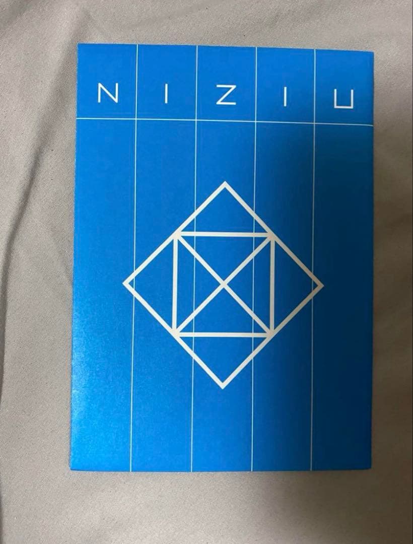 NiziU ランダムトレーディングカード 新品未開封 50枚まとめ売り