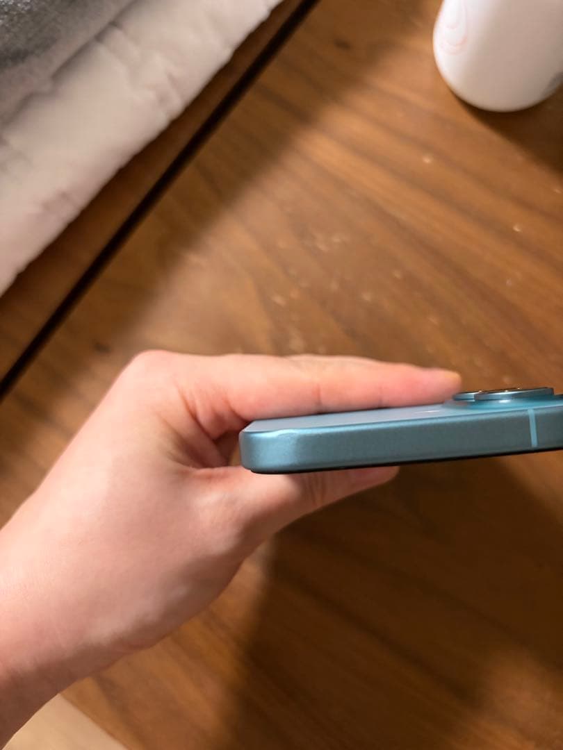 iPhone16 ティール本体　128GB