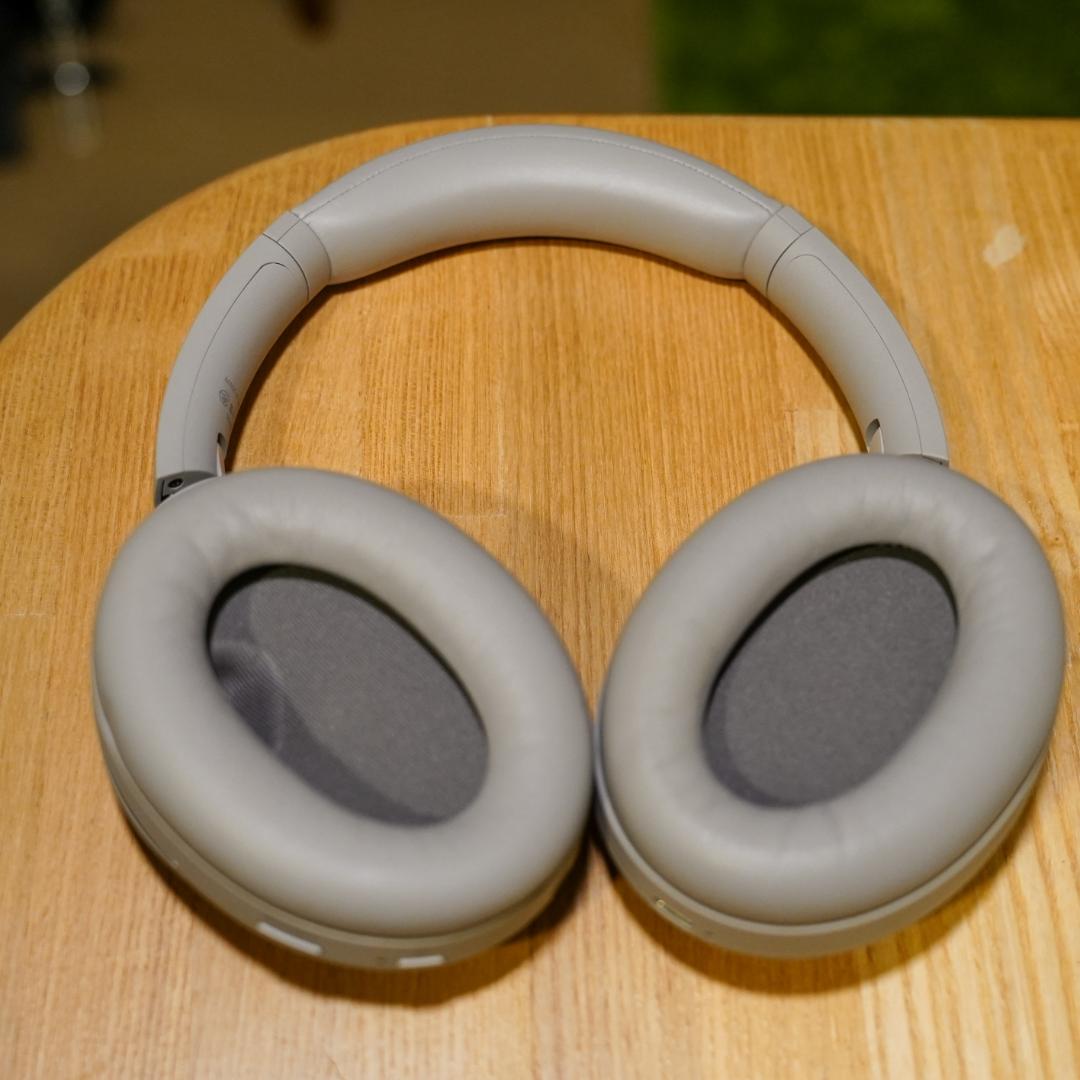 【極美品】SONY WH-1000XM4 ワイヤレスヘッドホン