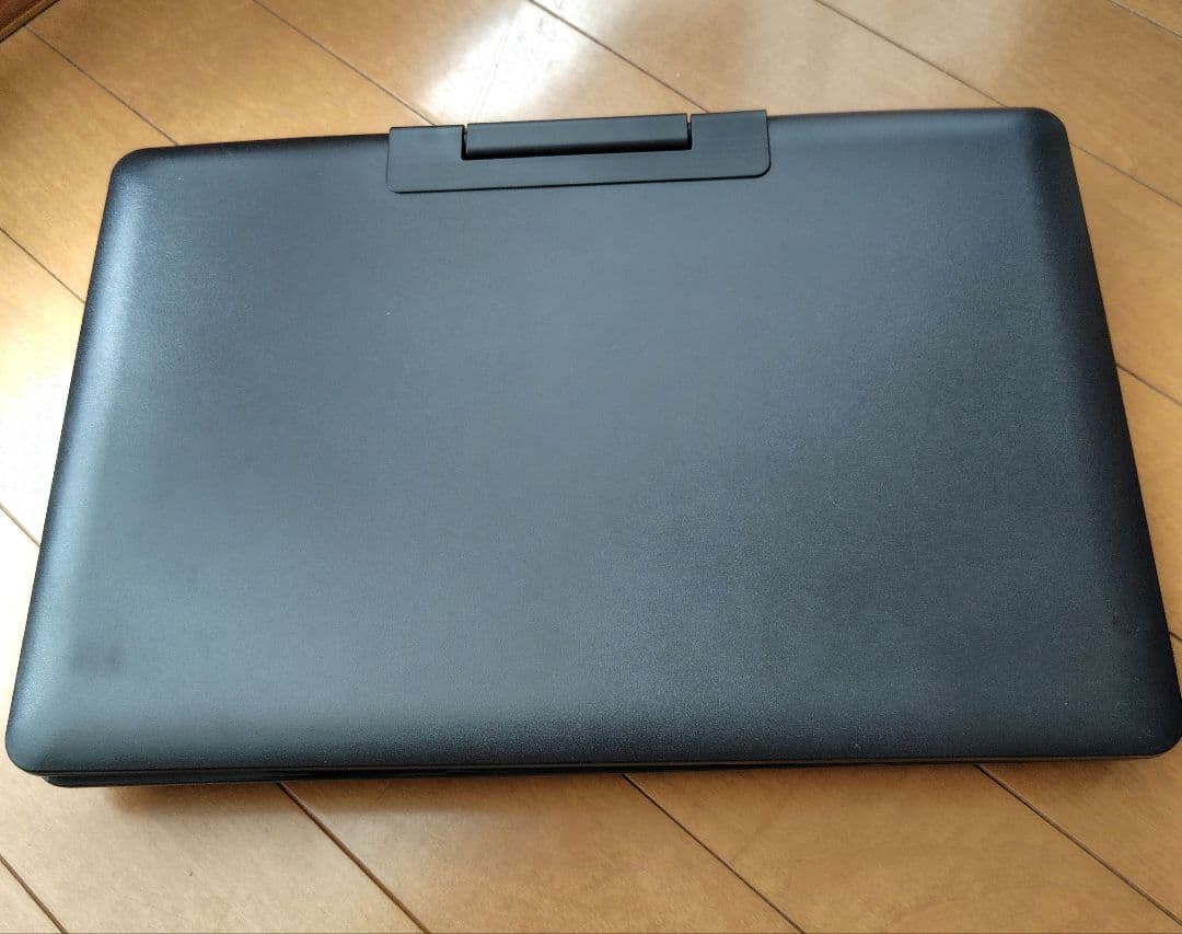 ポータブルDVDプレイヤー　１４インチ液晶