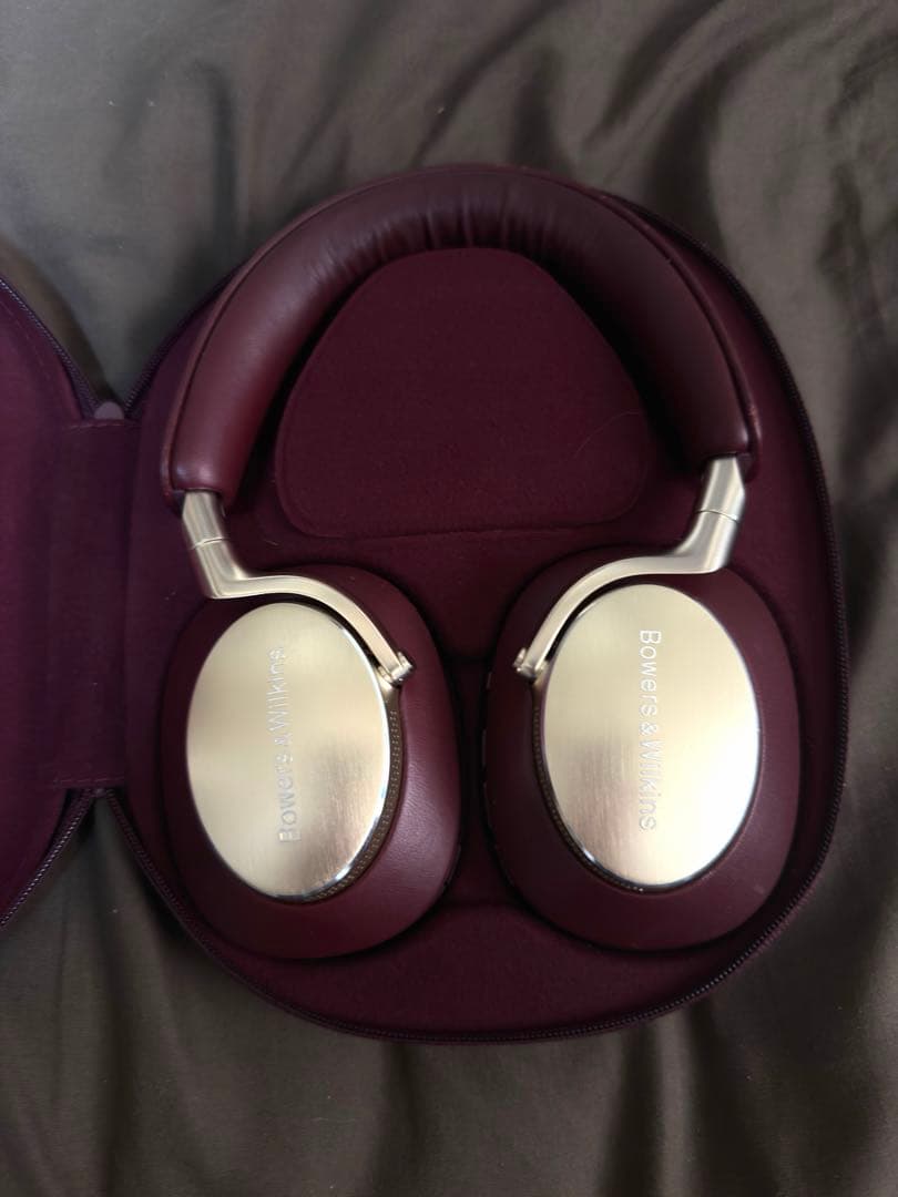 Bowers & Wilkins Px8 ワイヤレスヘッドホン