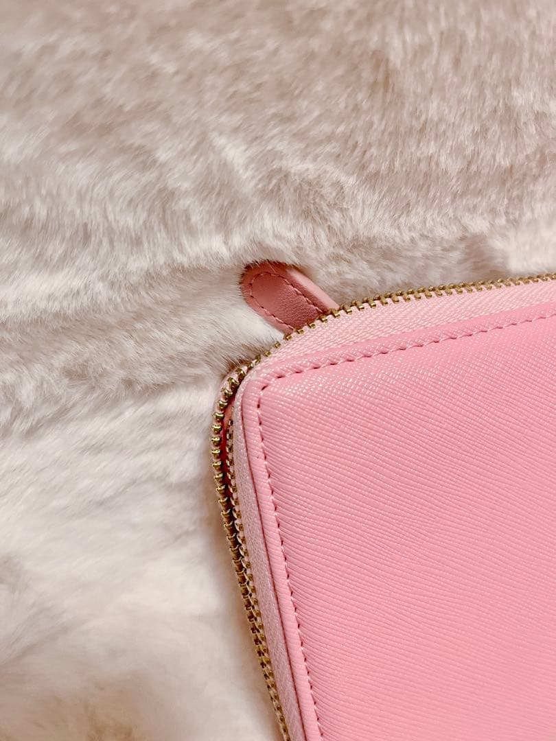 ゅ*様 【美品・最終値下げ】Vivienne Westwood 長財布 ピンク｜