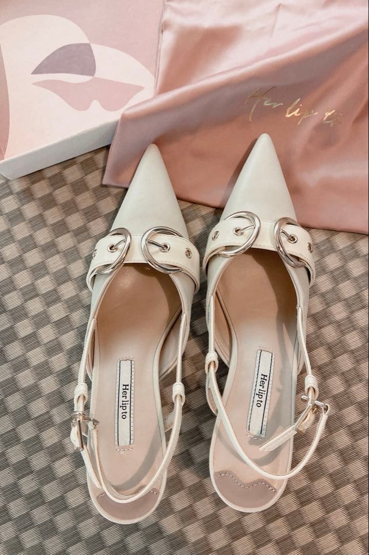 靴 Her lip to Buckle-Belted Slingback Pumps