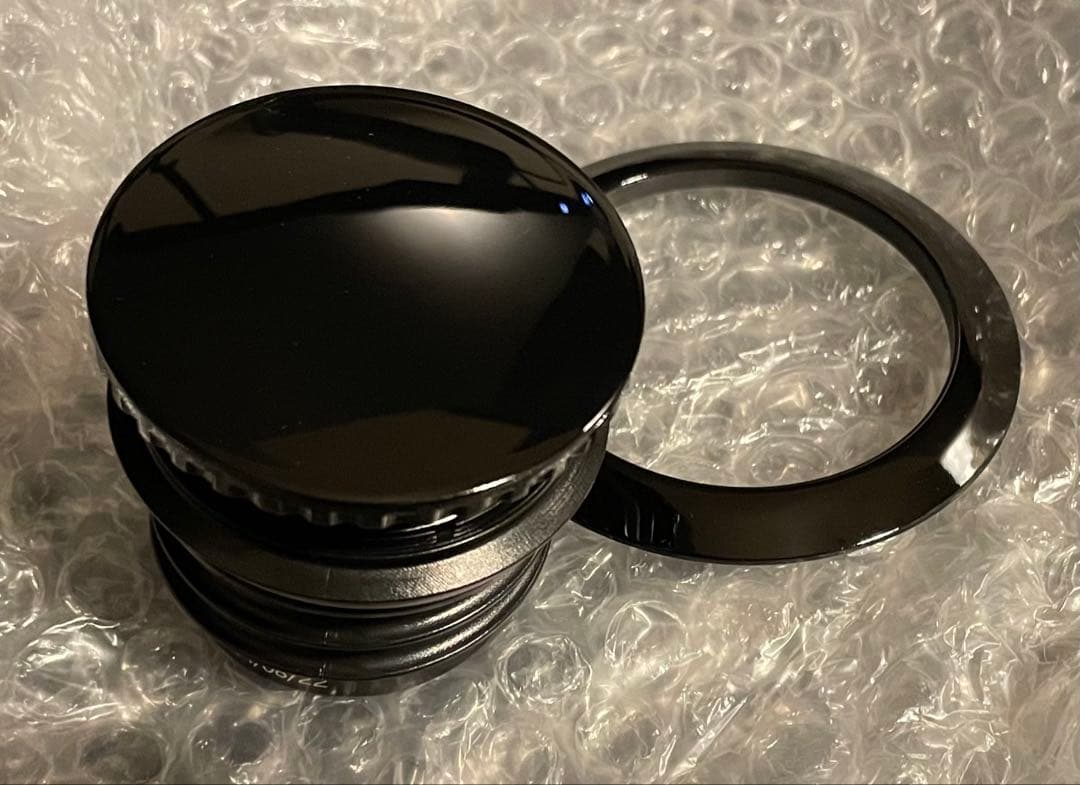 フラッシュマウントフューエルキャップ グロスブラック ハーレー純正