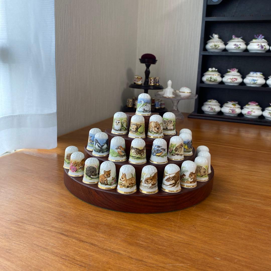 英国　イギリス　オークリーチャイナ　動物イラストの指貫　24個セット　スタンド付