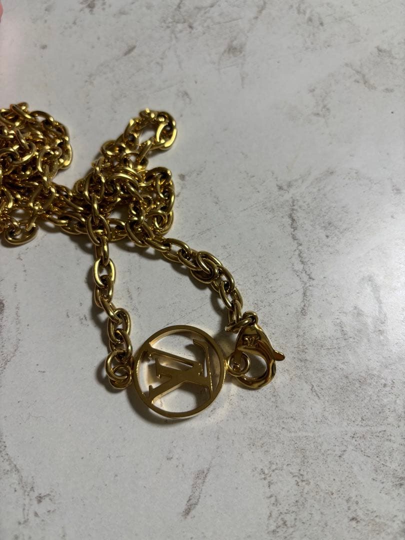 Louis Vuitton ピンク ケース チェーン付き　14pro