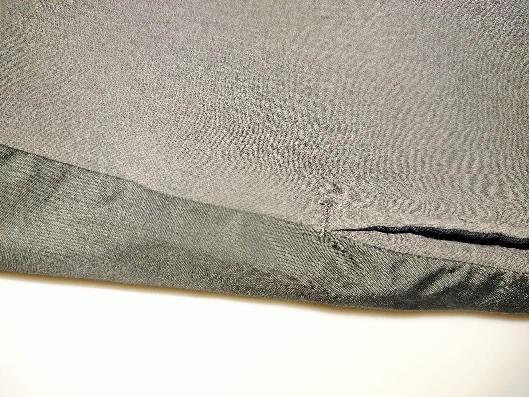 The viridi-anne 強撚二重織り七分丈パンツ