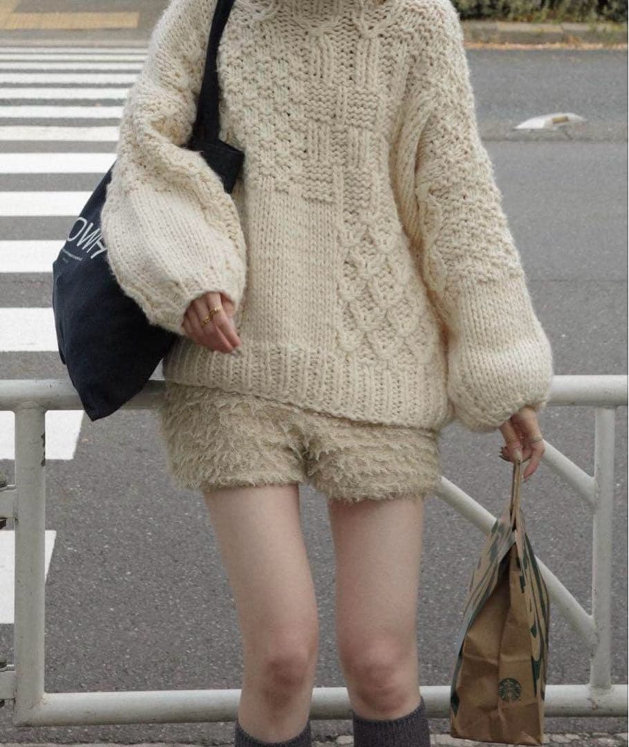 新品Eaphi FLUFFY SHORT PANTS beige