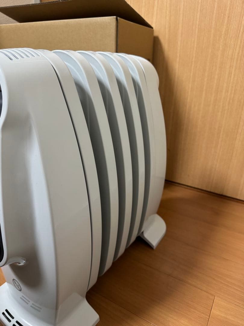 DeLonghi デロンギ　オイルヒーター　ミニ　RHJ01A0505-DW