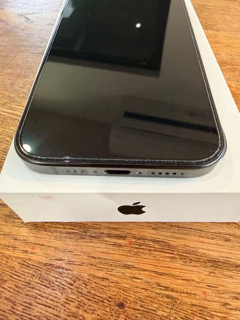 超美品Apple iPhone 15Pro ブラックチタニウム 512GB