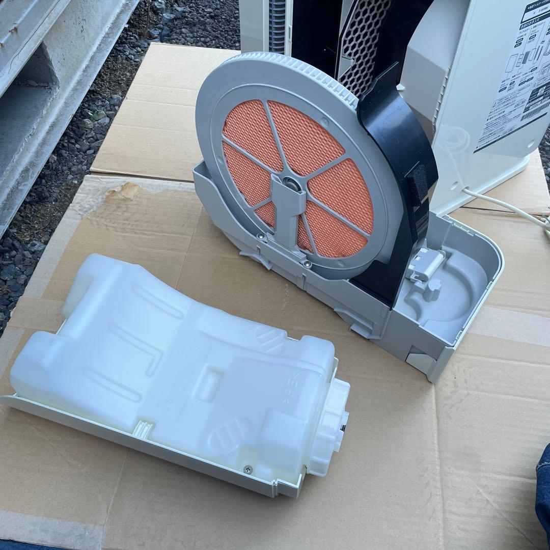 ダイキン 加湿機能つき空気清浄機 MCK70T-W 2016年製