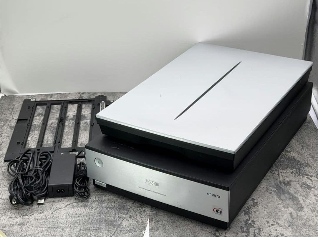 EPSON　GT-X970　フラットベッドスキャナー　動作確認済み