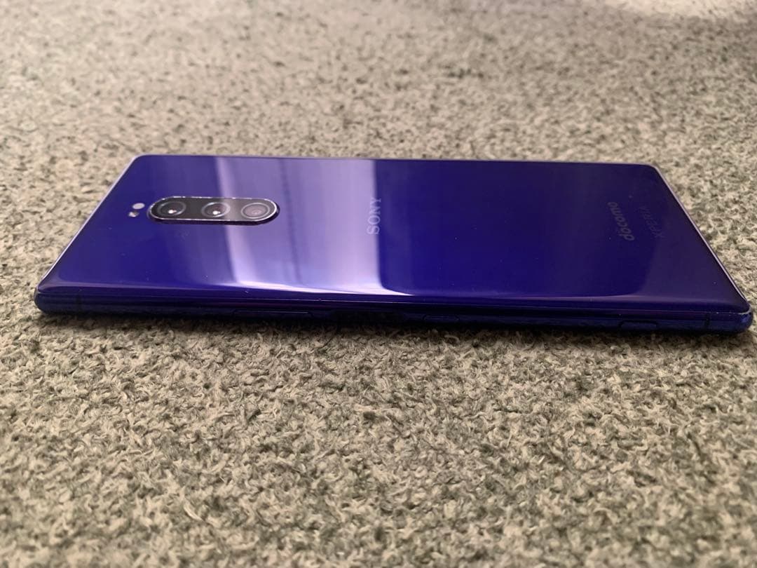 Sony Xperia 1 docomo 紫