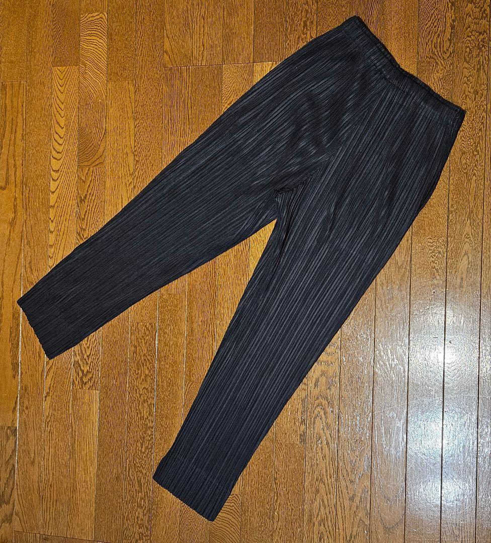 プリーツプリーズ　ボトムス　パンツ　イッセイミヤケ