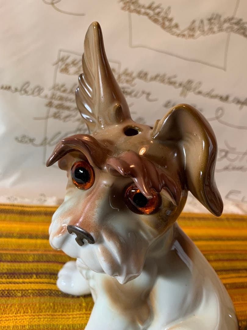 ドイツ製　ビンテージ雑貨　陶器の電気アロマ装置。可愛いわんちゃんが光って匂う！