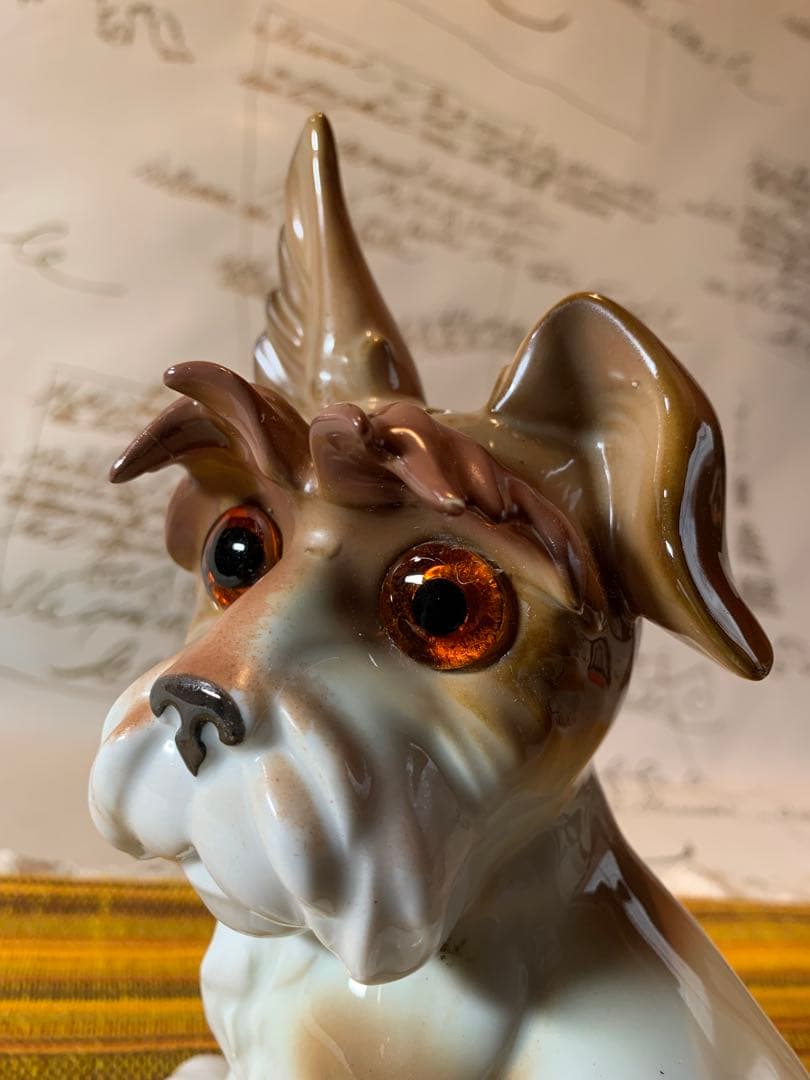 ドイツ製　ビンテージ雑貨　陶器の電気アロマ装置。可愛いわんちゃんが光って匂う！