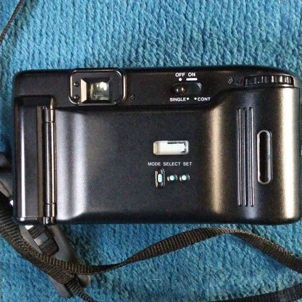 OLYMPUS　ズーム　クォーツデイト　稼働確認済　フィルムカメラ　新品電池付き