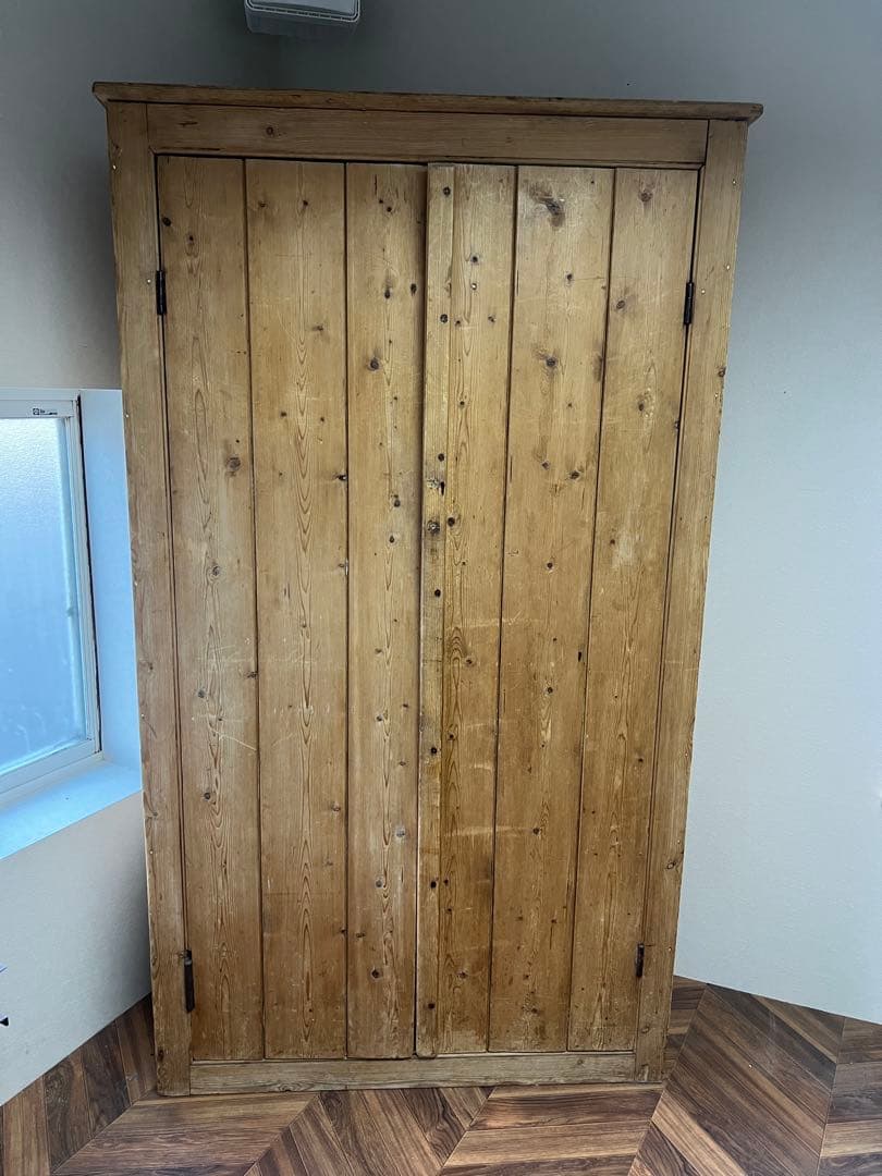 最終ギリギリ値下げ ベルギー製？ 高級感 ヴィンテージの木製収納キャビネット