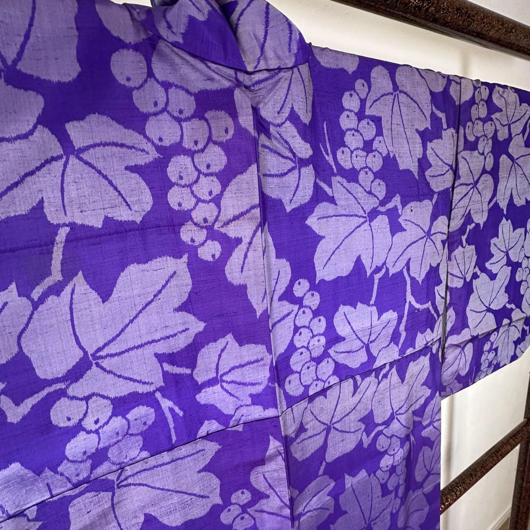 超美品　袷　正絹　着物　157 アンティーク　ヴィンテージ　銘仙　紫　ぶどう