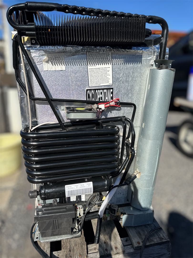 【送料込み】Dometic 冷蔵庫・冷凍庫