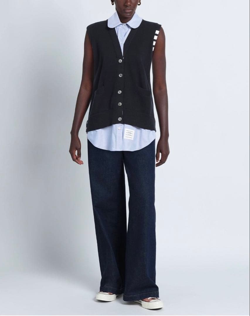 【THOM BROWNE】Vネックカーディガンとベストシャツコラボ