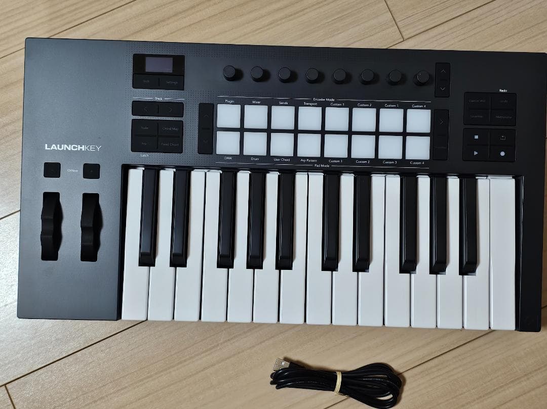NOVATION Launchkey Mini 25 MK4 MIDIキーボード