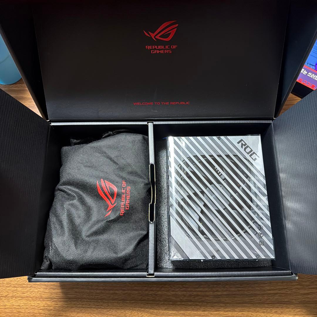 ASUS ROG THOR 1000W PLATINUM II 電源ユニット
