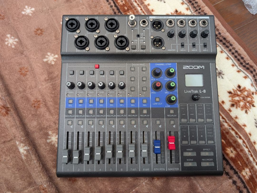 DTM・DAW ZOOM LiveTrak L-8