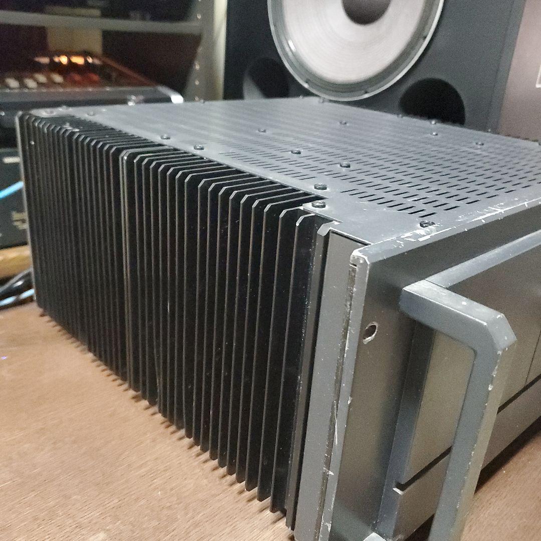 u*0様 驚愕！50kg、デュアル電源ケーブル、世界顔負け国産プロ用アンプ