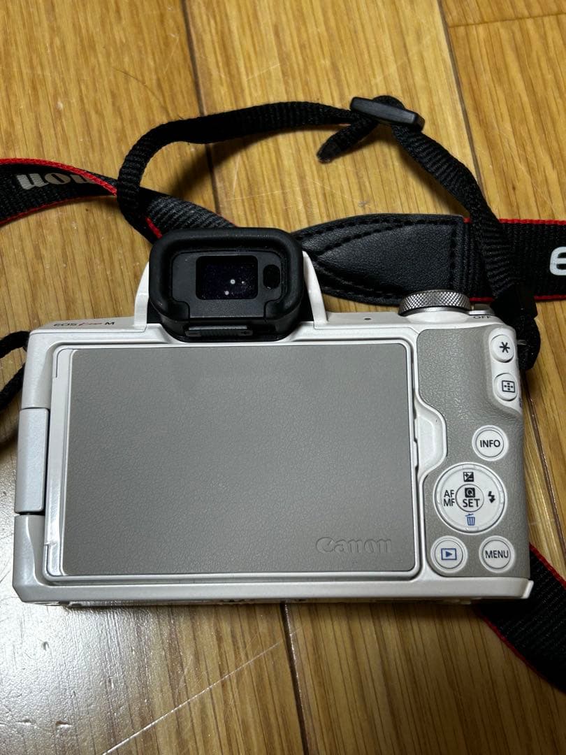 すずchanCanon EOS Kiss M ダブルズームレンズキット