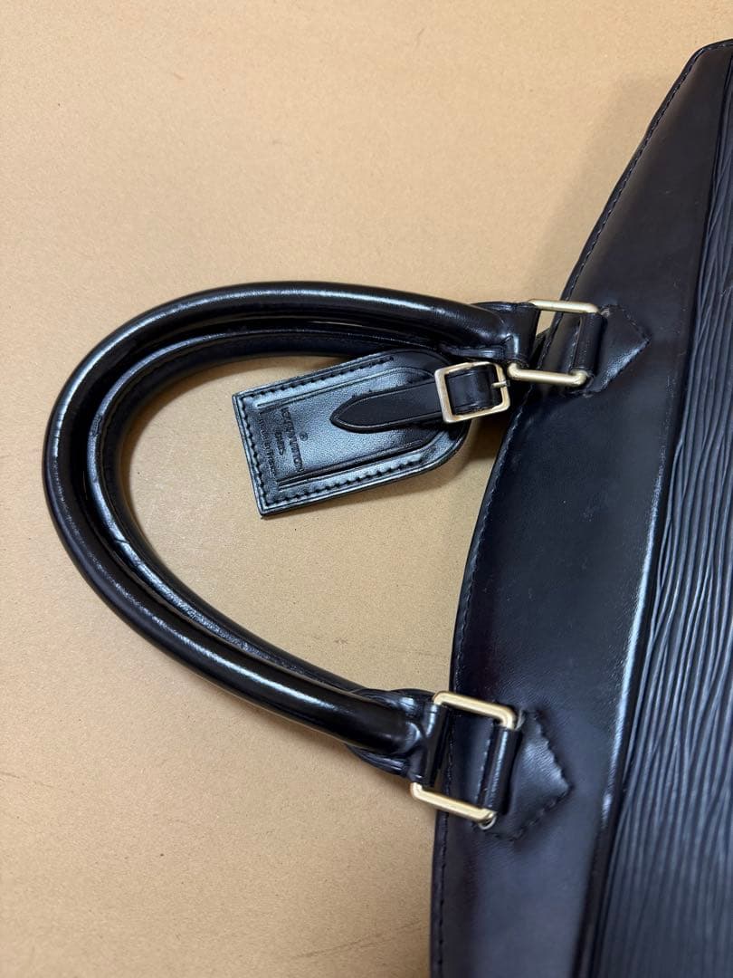 LOUIS VUITTON　ビジネスバッグ　エピ　レザー　リヴィエラ