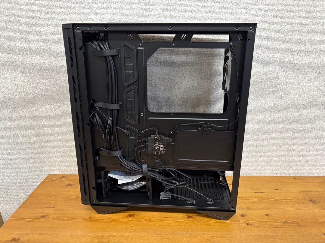 MSI GUNGNIR 110R ブラック RGBファン4台付き 自作PCケース