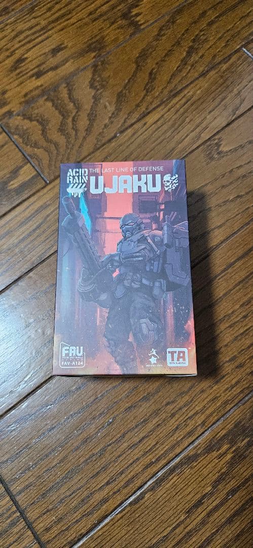 アシッドレイン 1/18スケール FAV-A124 烏鵲