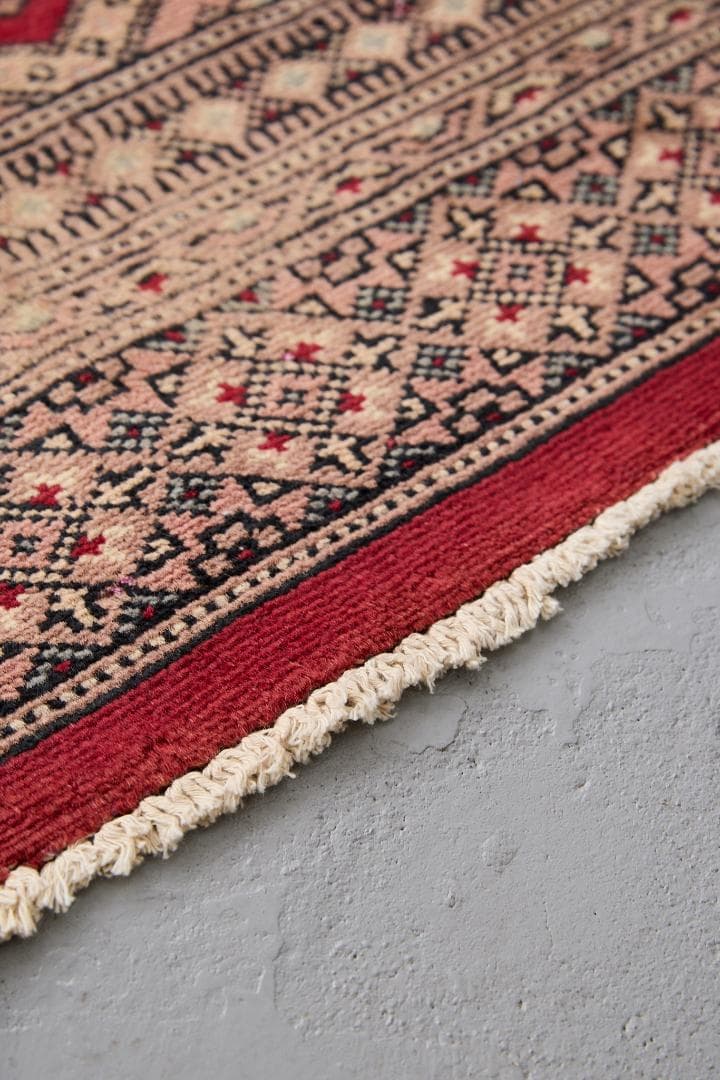 ヴィンテージラグ　トライバルラグ　パキスタン産（100×59cm）ベージュ　赤