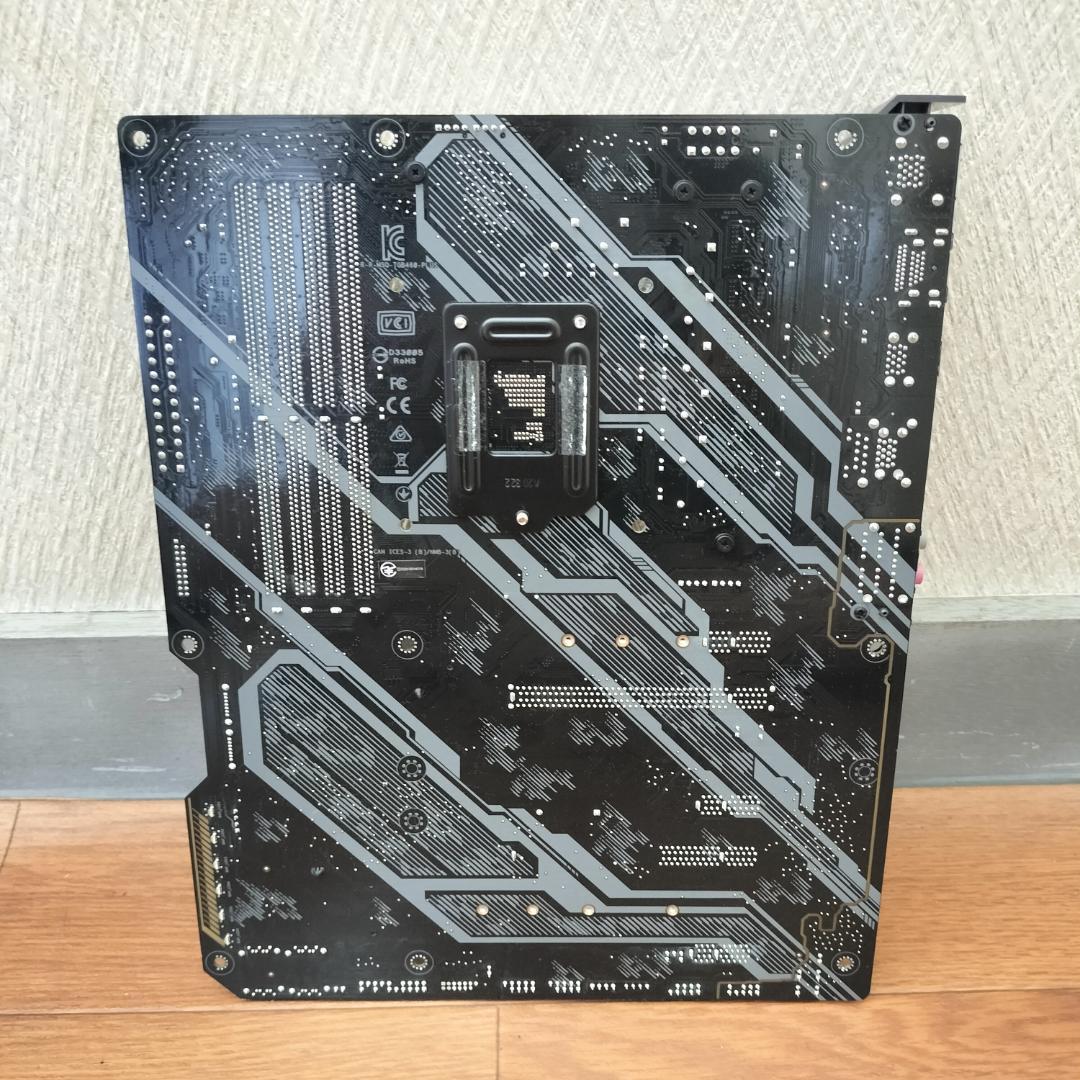 ASUS TUF GAMING B460M PLUS マザーボード