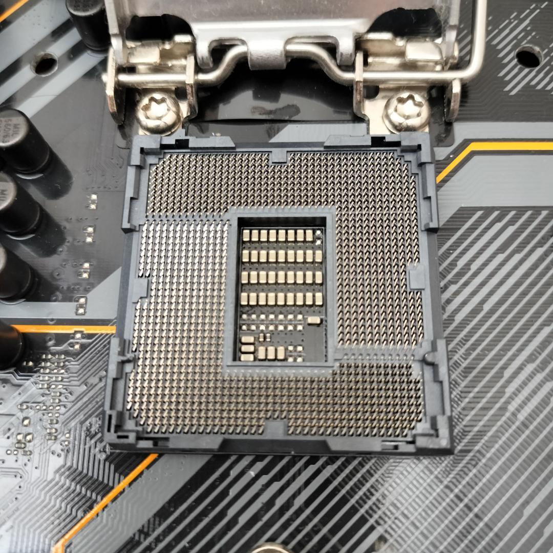 ASUS TUF GAMING B460M PLUS マザーボード