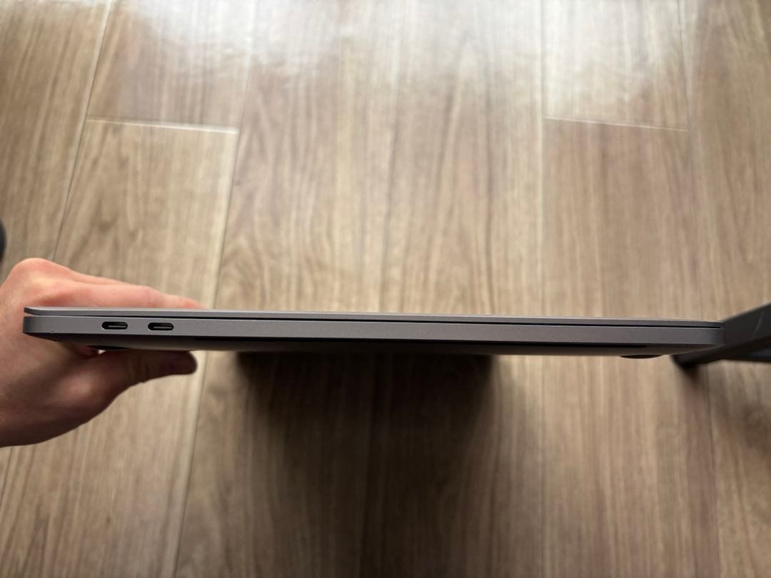 MacBook Pro 15インチ (2016) 本体