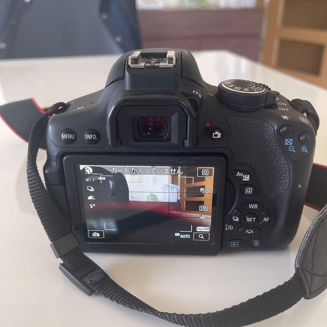 デジタル一眼レフカメラEOS kiss X8i キャリーバッグ付き