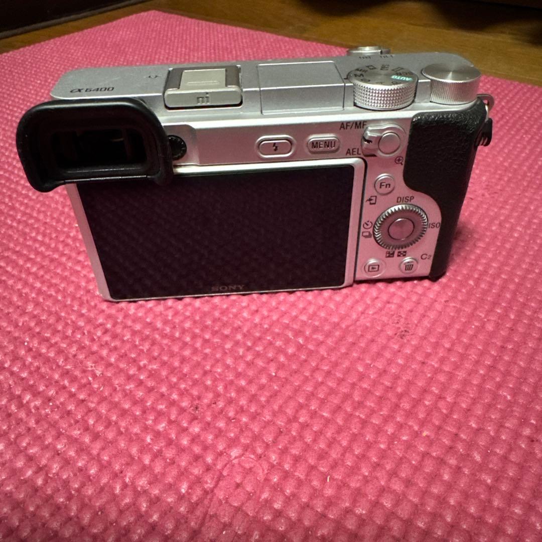 SONY α6400 ミラーレスカメラ シルバー　おまけ付き
