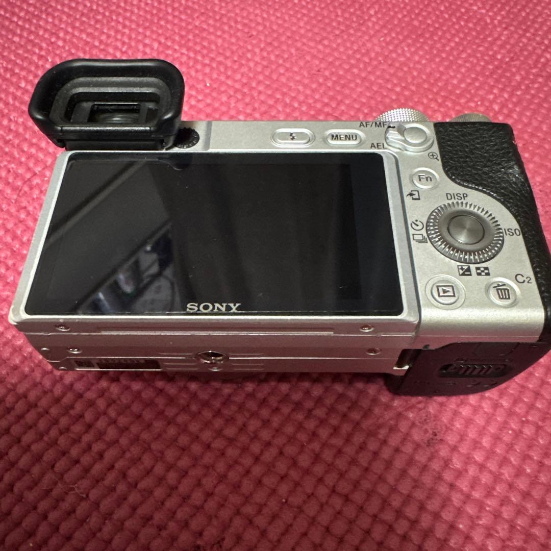 SONY α6400 ミラーレスカメラ シルバー　おまけ付き
