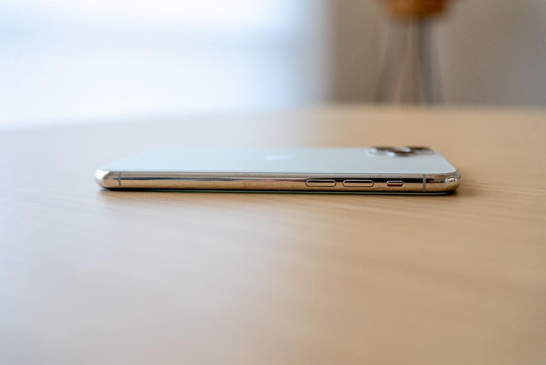 【写真多数掲載】iPhone 11 Pro シルバー 64GB SIMフリー