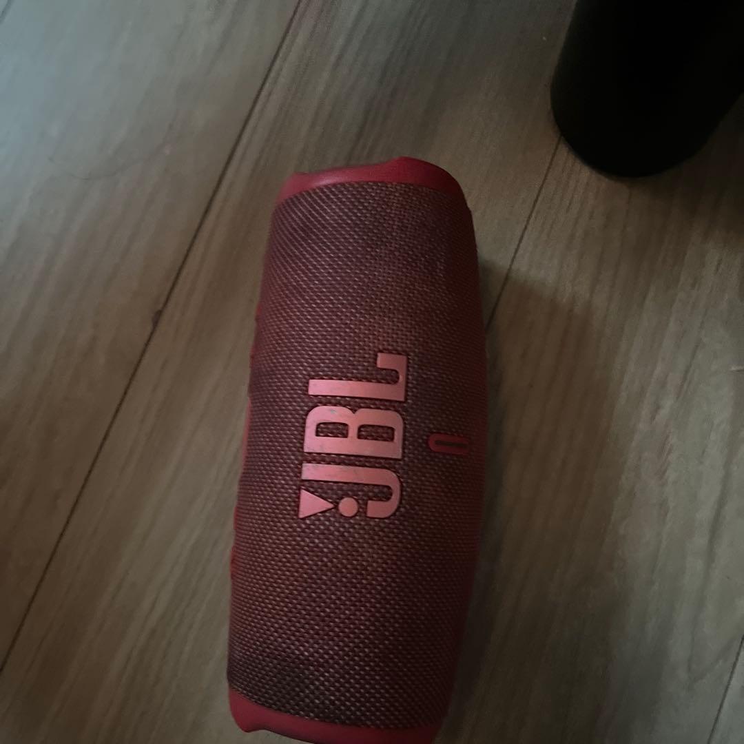 JBL 赤色 スピーカー 本体 charge5