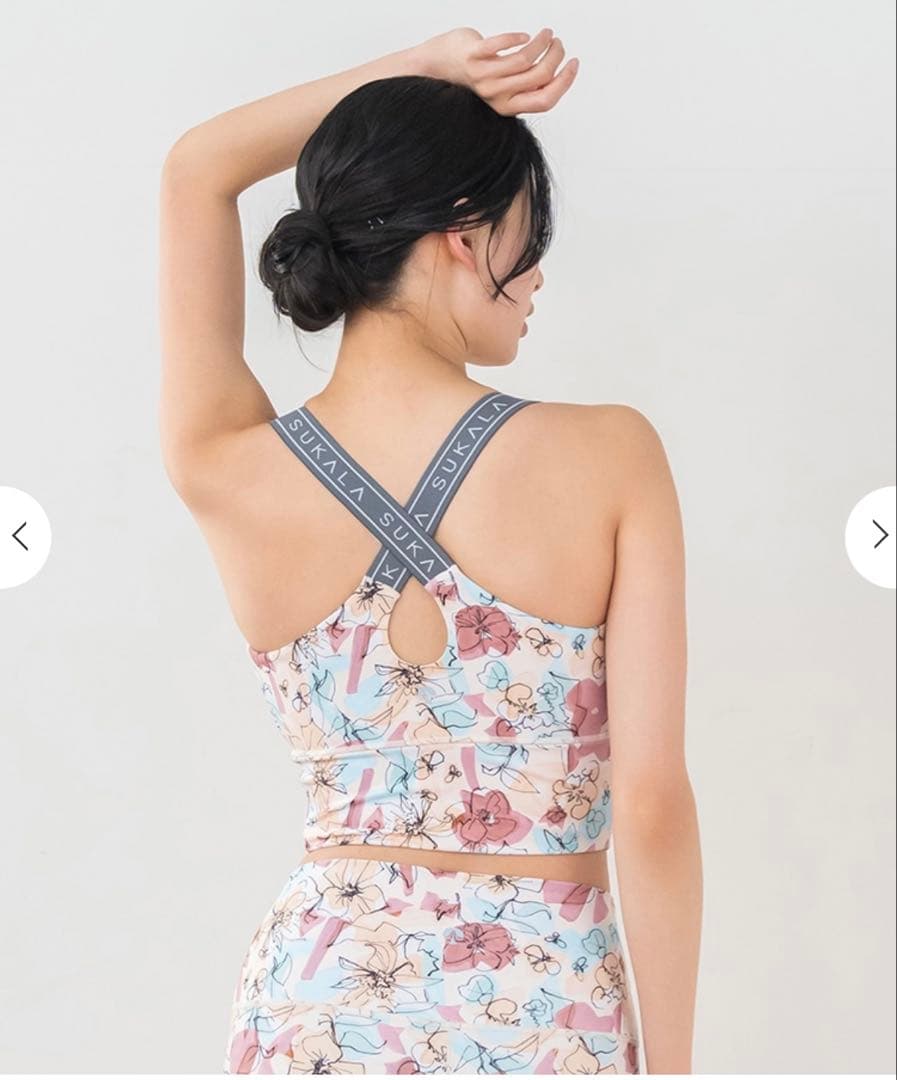 ☆専用さま☆新作☆ 【SUKALA】新作ミックスフラワークロスロゴブラトップ S