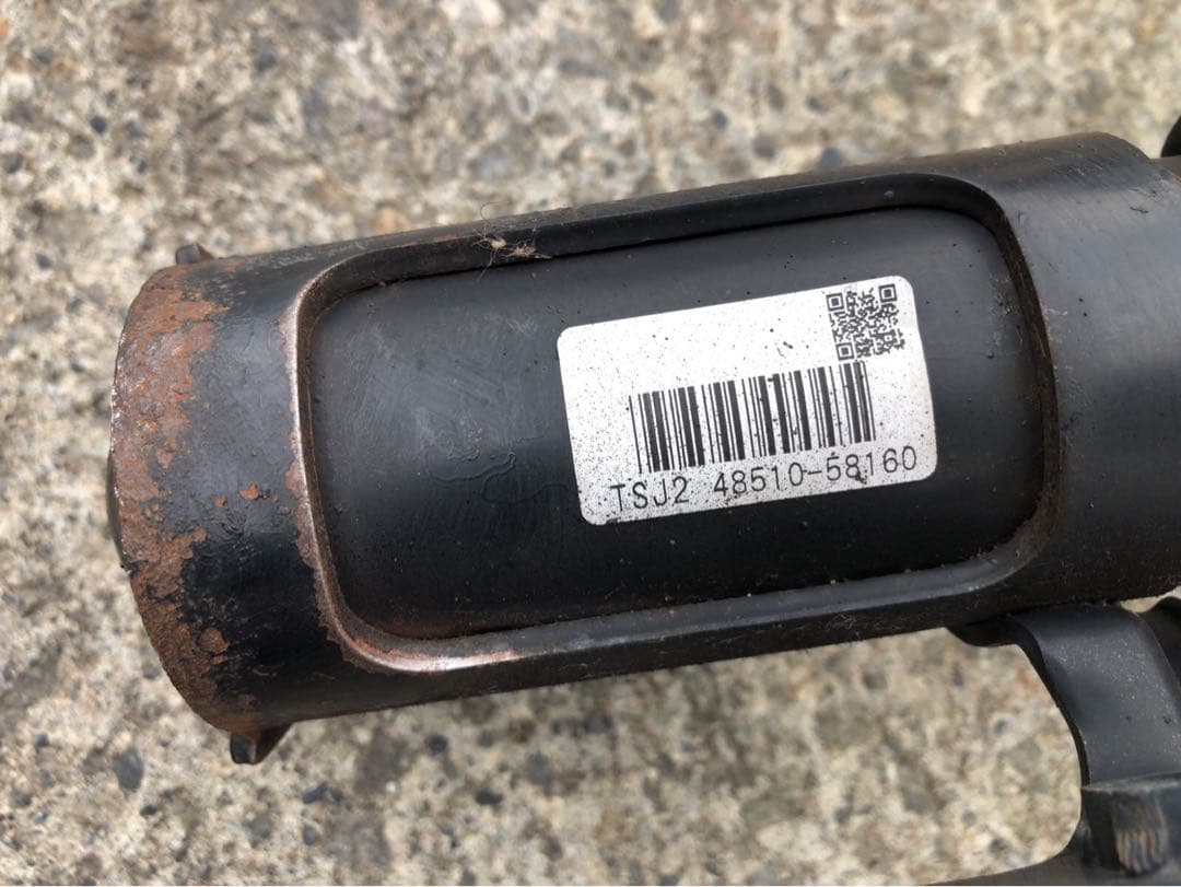 GGH25W ベルファイヤ　ストラットとスプリングセット