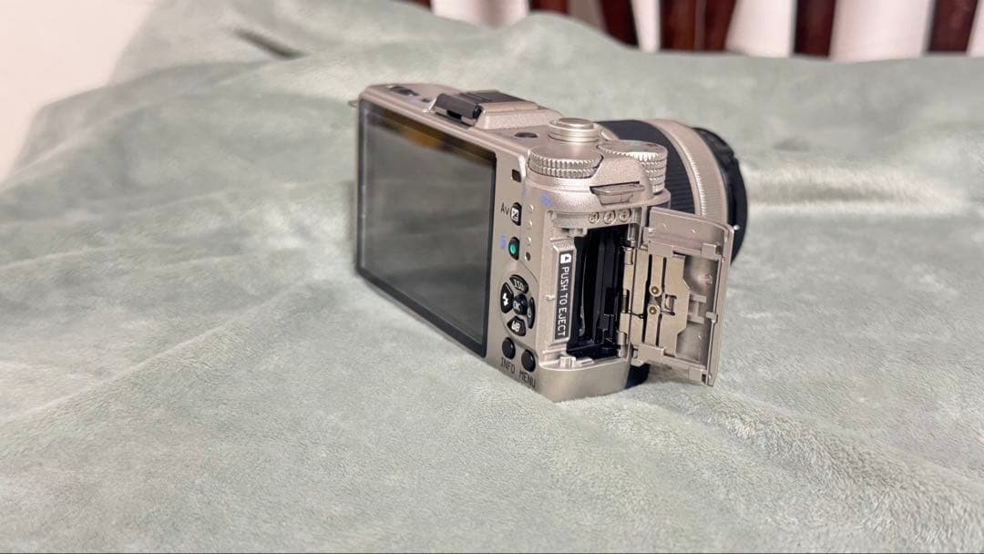 pentax q10 スタンダードズームレンズ バッテリー3個セット おまけ付き