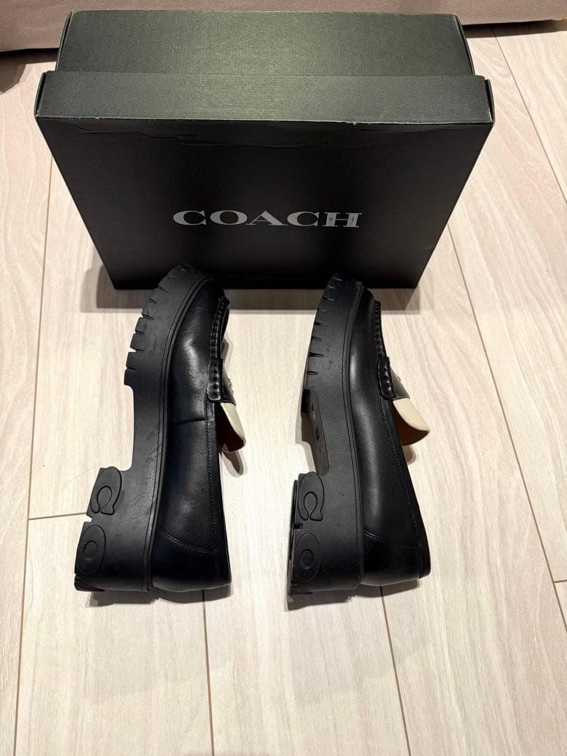 美品 COACH コーチ ルーシー ローファー ブラック ホワイト レザー 箱付