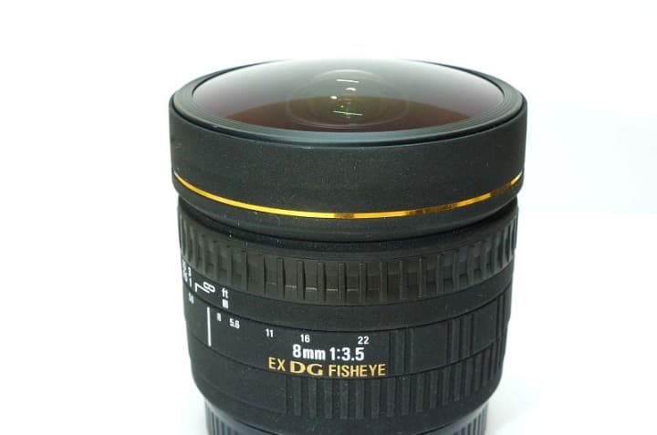【魚眼レンズ】 SIGMA 8mm F3.5 EX DG FISHEYE